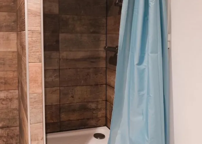 Superbe T2 Avec Terrasse Face Au Parc Des Fontaines Appartement