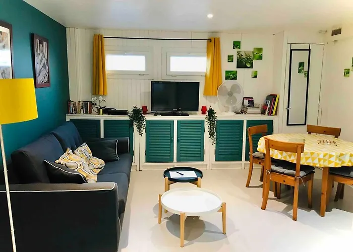 Superbe T2 Avec Terrasse Face Au Parc Des Fontaines Апартаменты