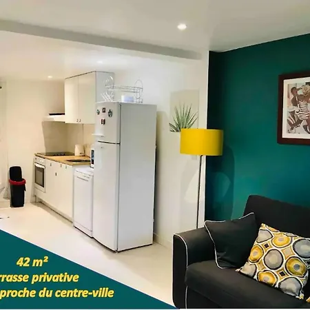 Superbe T2 Avec Terrasse Face Au Parc Des Fontaines