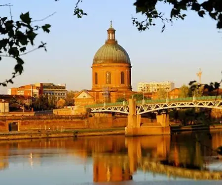 Superbe T2 Avec Terrasse Face Au Parc Des Fontaines Appartamento *